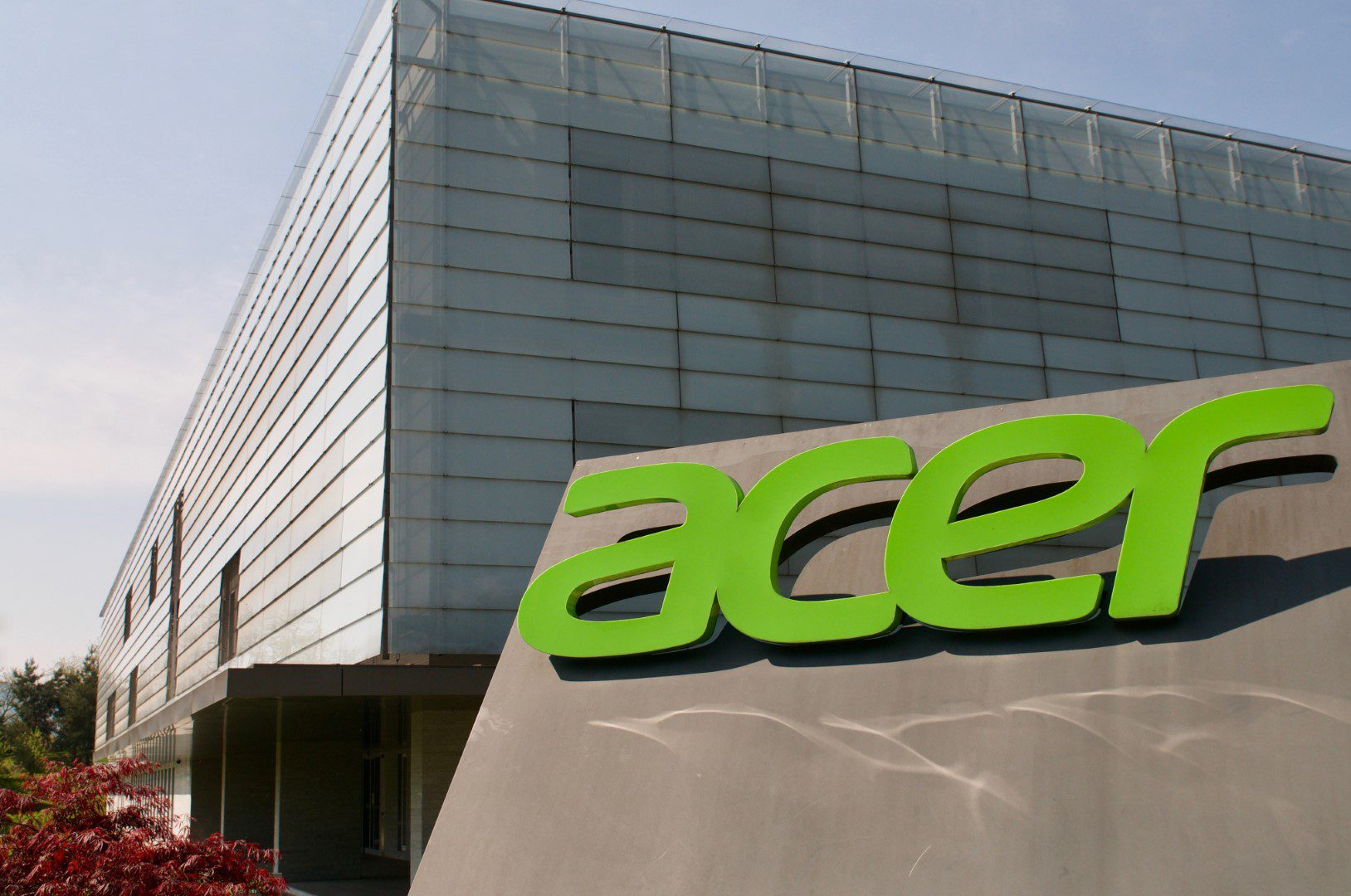 Acer все еще продает мониторы в России?