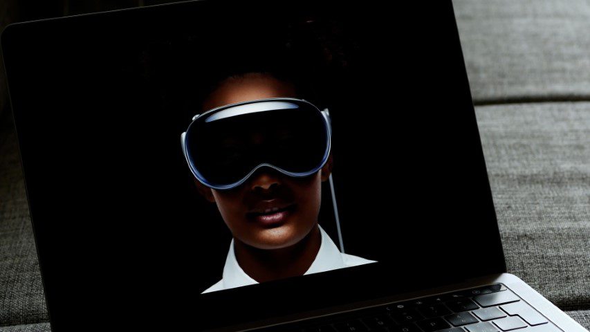 Apple Vision Pro is expected in February 2024