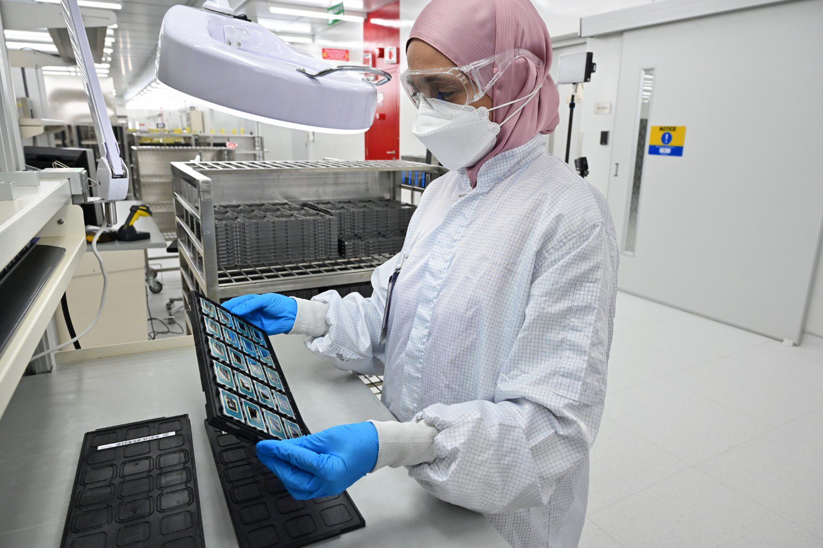 Intel receives grants for new chip factory in Israel