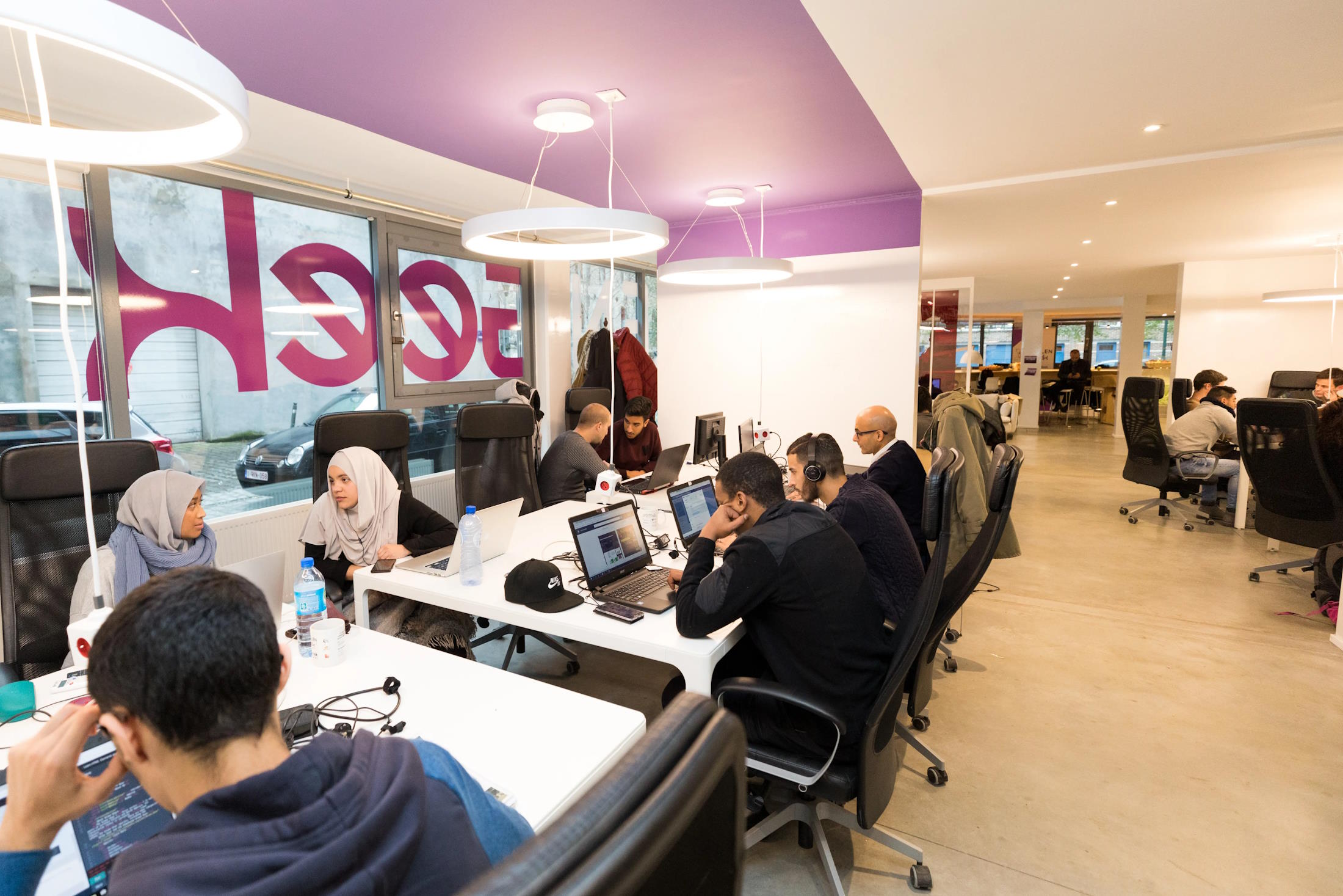 Proximus joins forces with MolenGeek and iKanbi