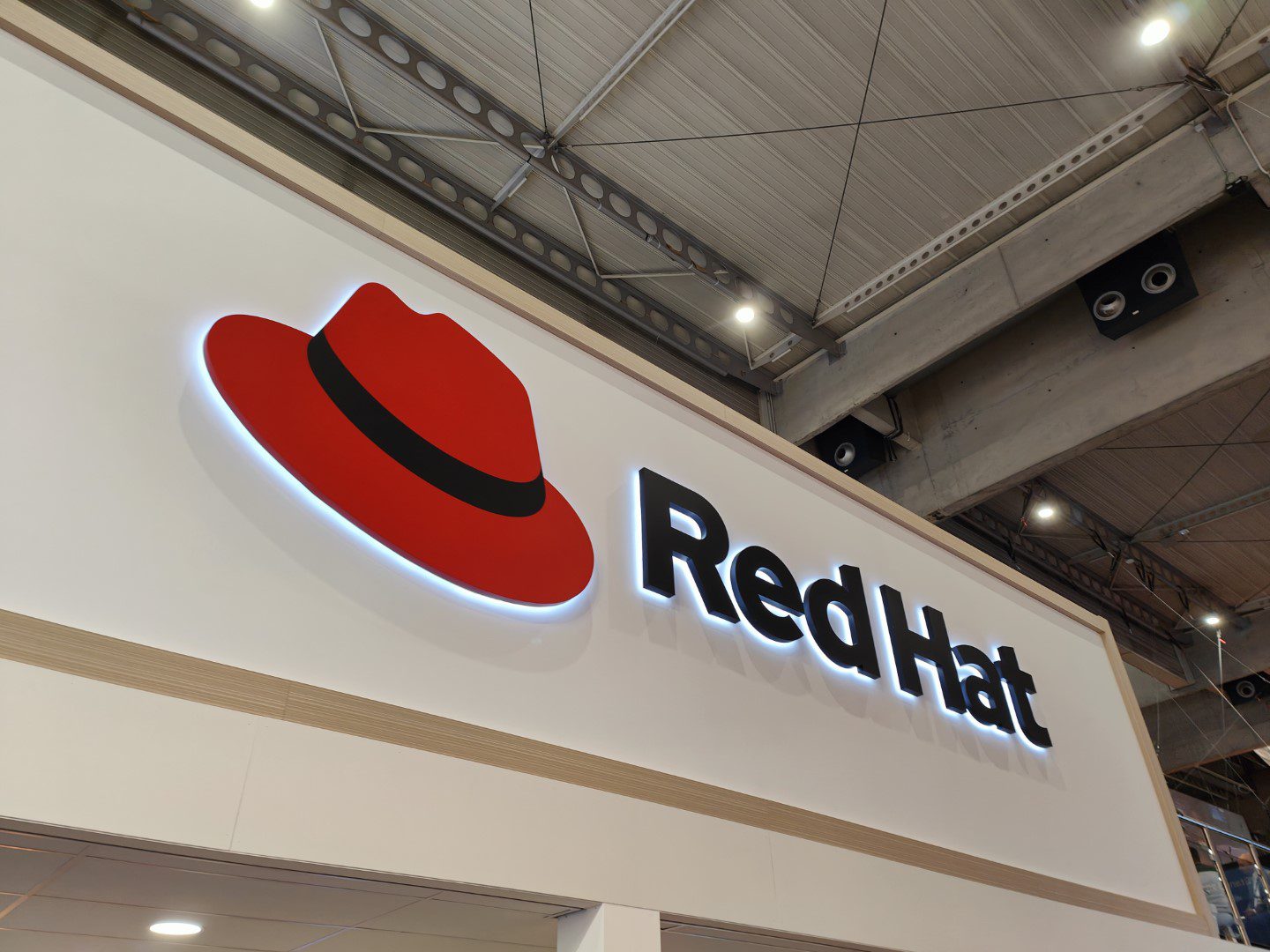Red Hat introduces a new version of the hybrid cloud platform OpenShift