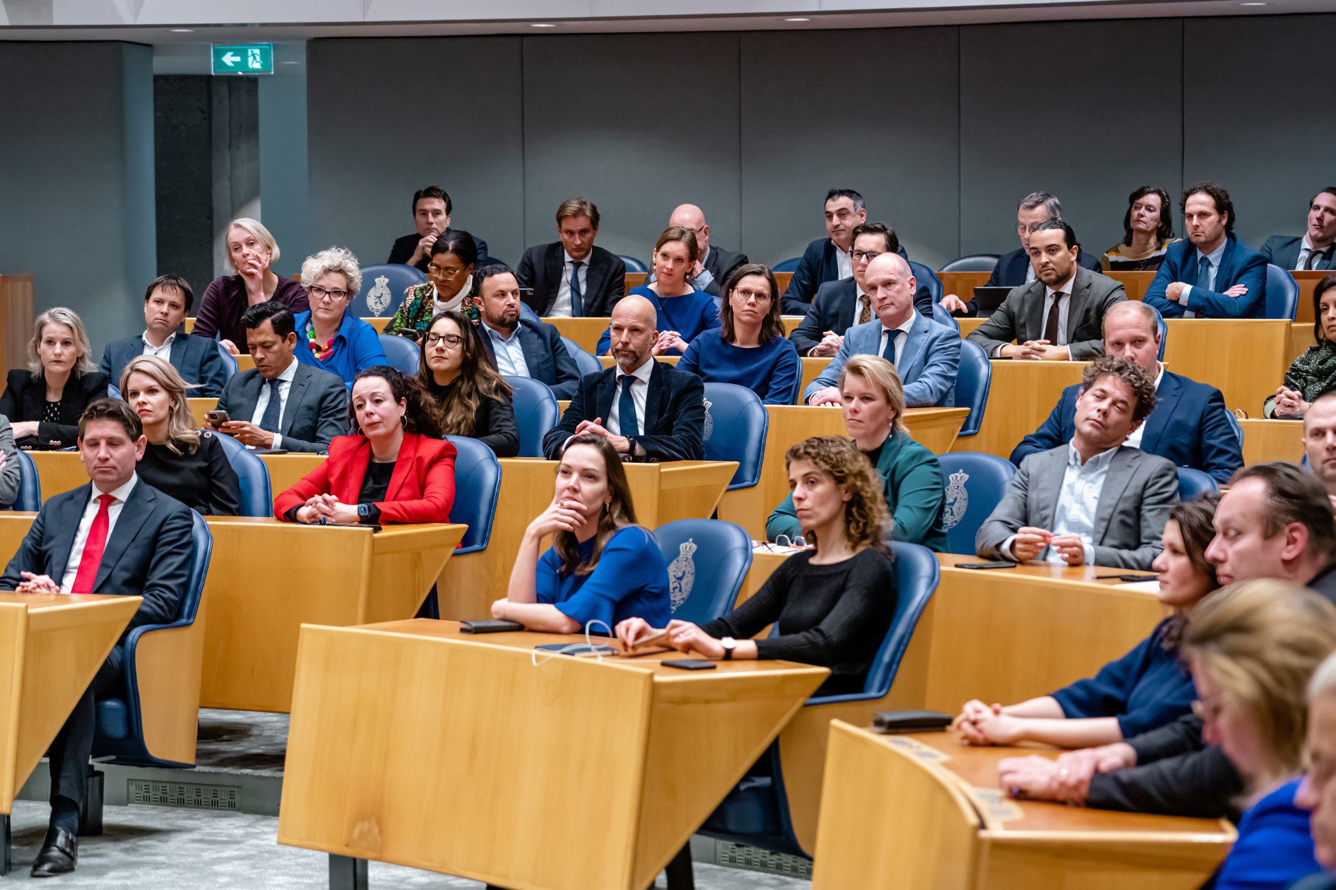 Dutch cabinet consultation? Hand in electronic devices immediately