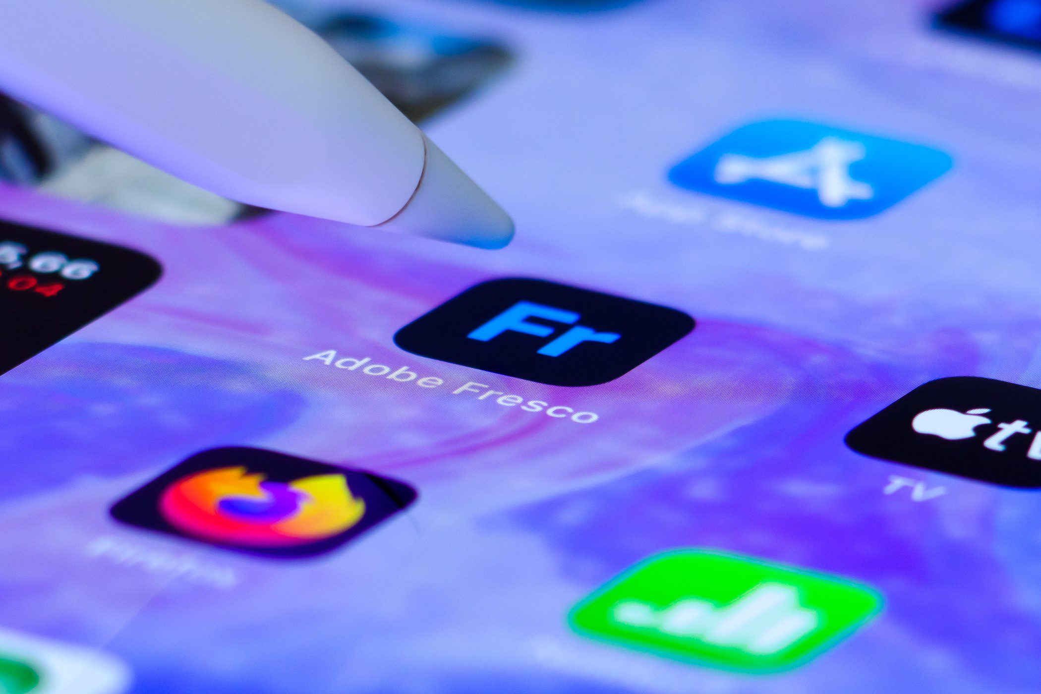 Adobe makes premium features in Fresco available to all users for free