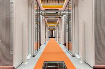 Veilig en ecologisch: wat het splinternieuwe datacenter van Orange in Antwerpen zo speciaal maakt